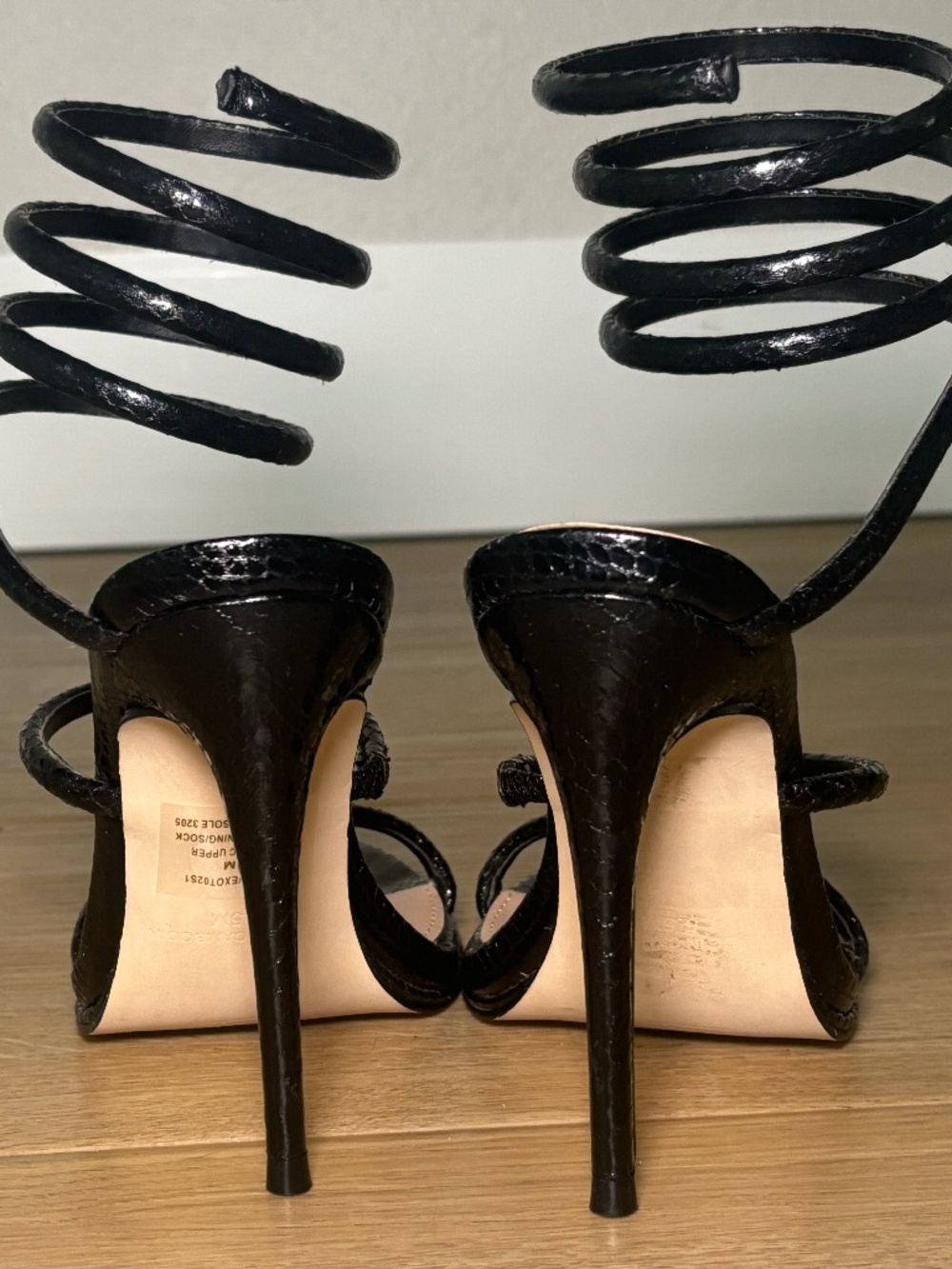Steven Madden Wrap Around Ankle Heel - Picture 3 of 3